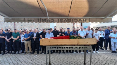 Rize'deki kazada hayatını kaybeden 3 arkadaş toprağa verildi