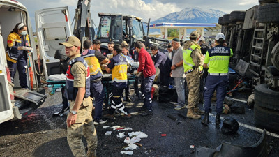 Zincirleme kaza: 1 ölü 4 yaralı
