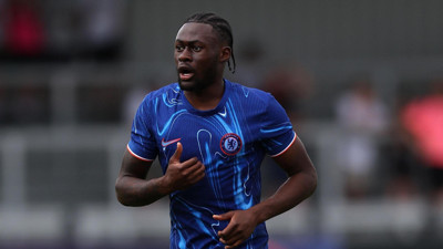Göztepe'ye Chelsea kökenli 21'lik orta saha