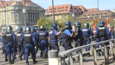 İsviçre'de camiye tehdit: Çok sayıda polis sevk edildi