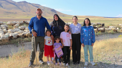 Devlet desteği ile başladı, 10 yılda koyunlarının sayısı 10 kat arttı