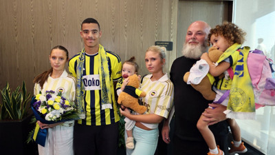 Fenerbahçe'nin yeni yıldızı Mason Greenwood ailesiyle İstanbul'da