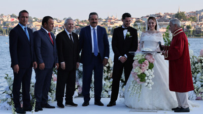 İsmail Yüksek, dünyaevine girdi: Nikah şahitliğini Aziz Yıldırım ve Ali Koç yaptı