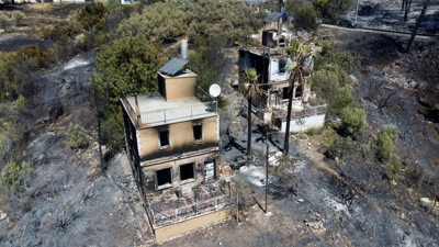 Antalya'da evler kül oldu