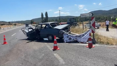 Kütahya'da otomobiller çarpıştı: 1 ölü, 4 yaralı