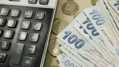 DİSK-AR: Asgari ücret 5 bin 576 lira eridi