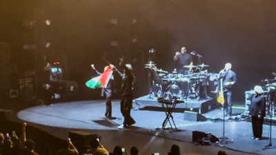 Filistin bayrağı açtılar, ülkeye girişleri yasaklandı: Massive Attack sessizliğini bozdu