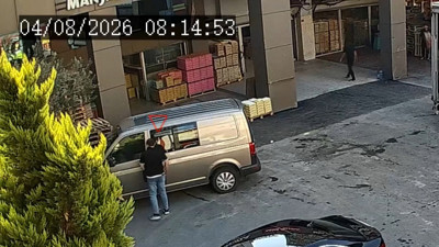 Sinyal kesici ile 200 bin TL çaldılar