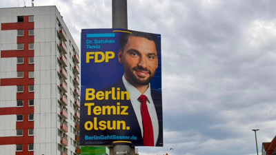 Almanya'da Türkçe seçim afişi tartışması