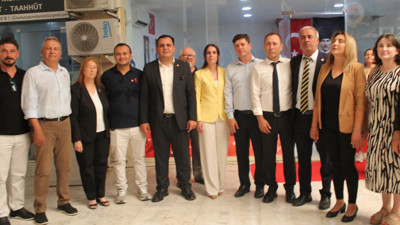 Belediye Başkanı meclis üyeleri ile beraber Yeni Parti’ye geçti