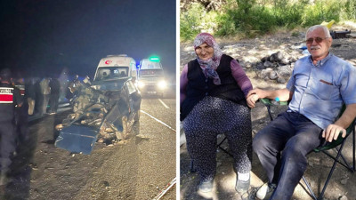 Konya'da feci kaza: Otomobil traktörün römorkuna çarptı, karı koca öldü