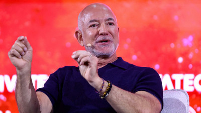 Jeff Bezos ortak oldu: Liverpool’un değeri 5 milyar sterlini aştı