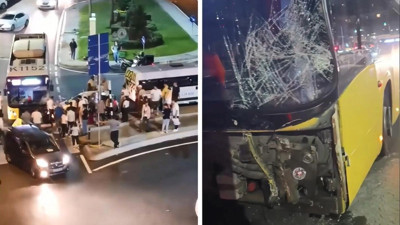 İETT ile otomobil çarpıştı: Bekçi araçta sıkıştı