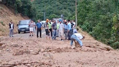 Tunceli’de sağanak heyelana neden oldu