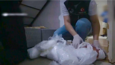 Avcılar'da eve operasyon: 20 kilo uyuşturucu ele geçirildi
