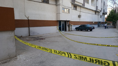 Balkondan düşen genç kadın öldü