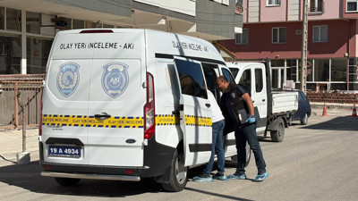 Biri 70 diğeri 72 yaşında! Birbirlerine bıçakla saldırdılar