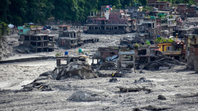 Nepal'de ölü sayısı 1050'ye yükseldi