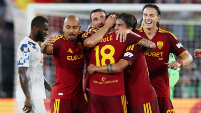 Fenerbahçe'nin rakibi Roma durdurulamıyor: 89 ve 90+3'te atıp kazandılar