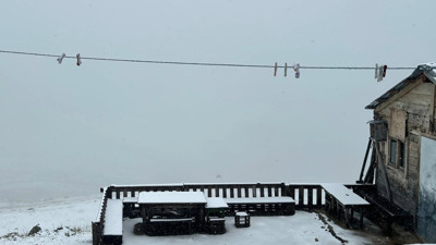Rize’ye ilk kar yağdı. Yaylalar beyaza büründü