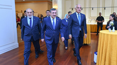 Bakan Ersoy: İslamofobiye karşı en güçlü araçlardan biri dil ve kültürdür