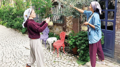 Burcu Biricik Ayvalık'a taşındı mı? Merak edilen soruya yanıt verdi