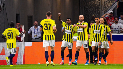 Fenerbahçe, derbinin ilacını Roma karşısında arıyor