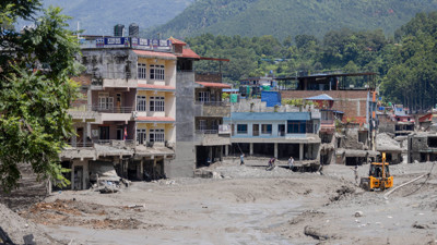 Nepal'de bilanço ağırlaşıyor: Can kaybı bin 377'ye ulaştı, binlerce kişi kayıp