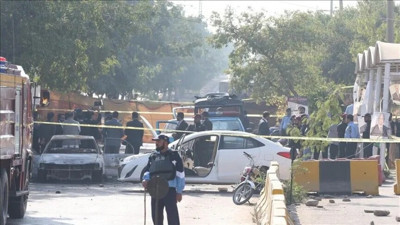 Pakistan'da cami yakınında patlama: 15 ölü