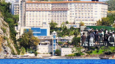 5 yıldızlı otelde çalışanlar eylemde müşteriler tahliye edildi