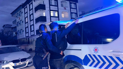 Ehliyet sınavına kopya düzeneğiyle girdi! Gözaltına alındı