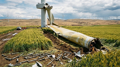 34 metre uzunluktaki pervane tarlayı ortadan böldü...