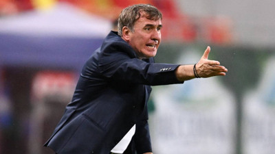Gheorghe Hagi'yi darmadağın ettiler. Türkiye'den bile kötü