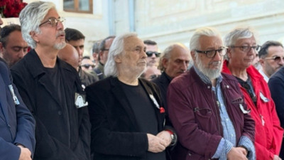 Müjdat Gezen'den Necla Uygur'un cenazesinde yürek burkan sözler