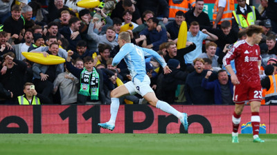 Manchester City deplasmanda Liverpool'u darmadağın etti