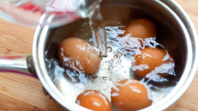 Hindi yumurtası kaç dakikada haşlanır