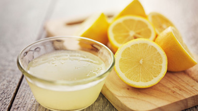 Mutfakta limon sıkmanın en pratik yolu
