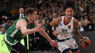 Anadolu Efes Zalgiris Kaunas deplasmanından Matthew Strazel ile çıktı