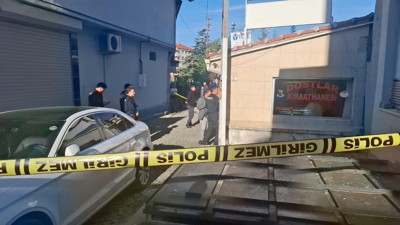 Kahvehaneyi basıp rastgele ateş açtı. 1 kişi hayatını kaybetti