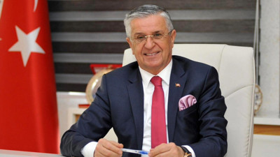 Bir belediye başkanı daha CHP'den istifa etti