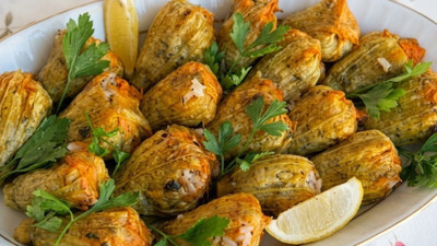 Türkiye’de mezecilere servet kazandıran dolma! Tencere tencere satılıyor