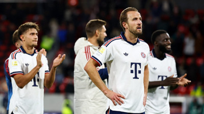 Bayern Münih'ten Kompany'e hediye. Sacha Boey sürprizi