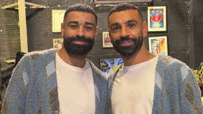 Salah kopyasıyla bir araya geldi. Sosyal medya yıkıldı