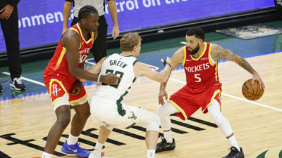 Alperen'siz Houston Rockets'tan Milwaukee Bucks'a 32 fark