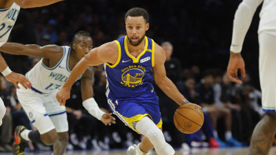 Stephen Curry 44 sayılık şovuyla galibiyeti getirdi