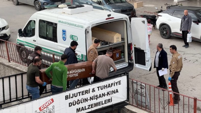 Silahına sarılıp ateş açtı. 2 kız evladını hem öksüz hem yetim bıraktı
