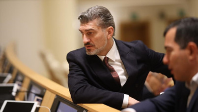 Siyasi krizle çalkalanan ülkeye futbolcu cumhurbaşkanı