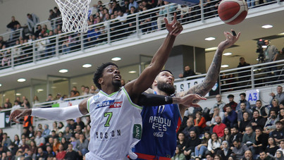 Efes, Merkezefendi'yi 33 sayı farkla geçti