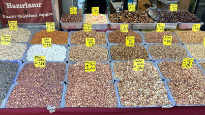 Nerede o eski yılbaşılar... Kuruyemiş tezgahta kaldı