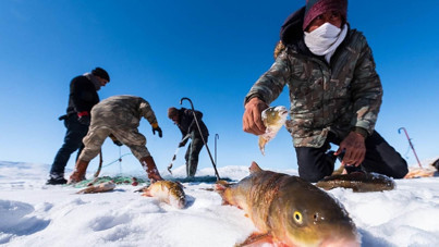 Türkiye'nin en yüksek gölü buz tuttu